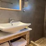 アパートホテル Luxor Venizelou 4*