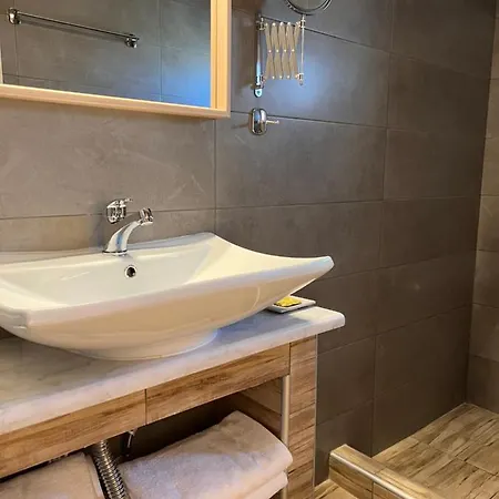 Lejlighedshotel Luxor Venizelou 4*